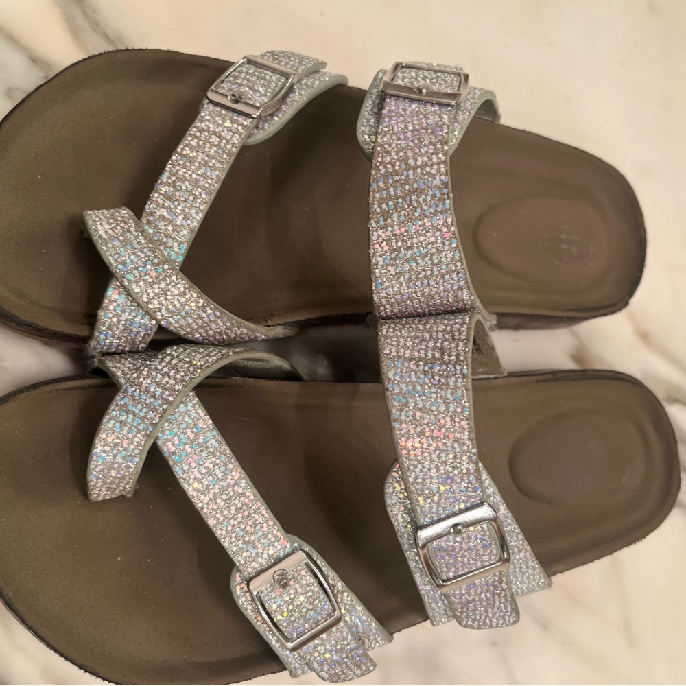 Silver Madden Girls Sandals Very Good Condition Size 2 - Picture 2 of 3
